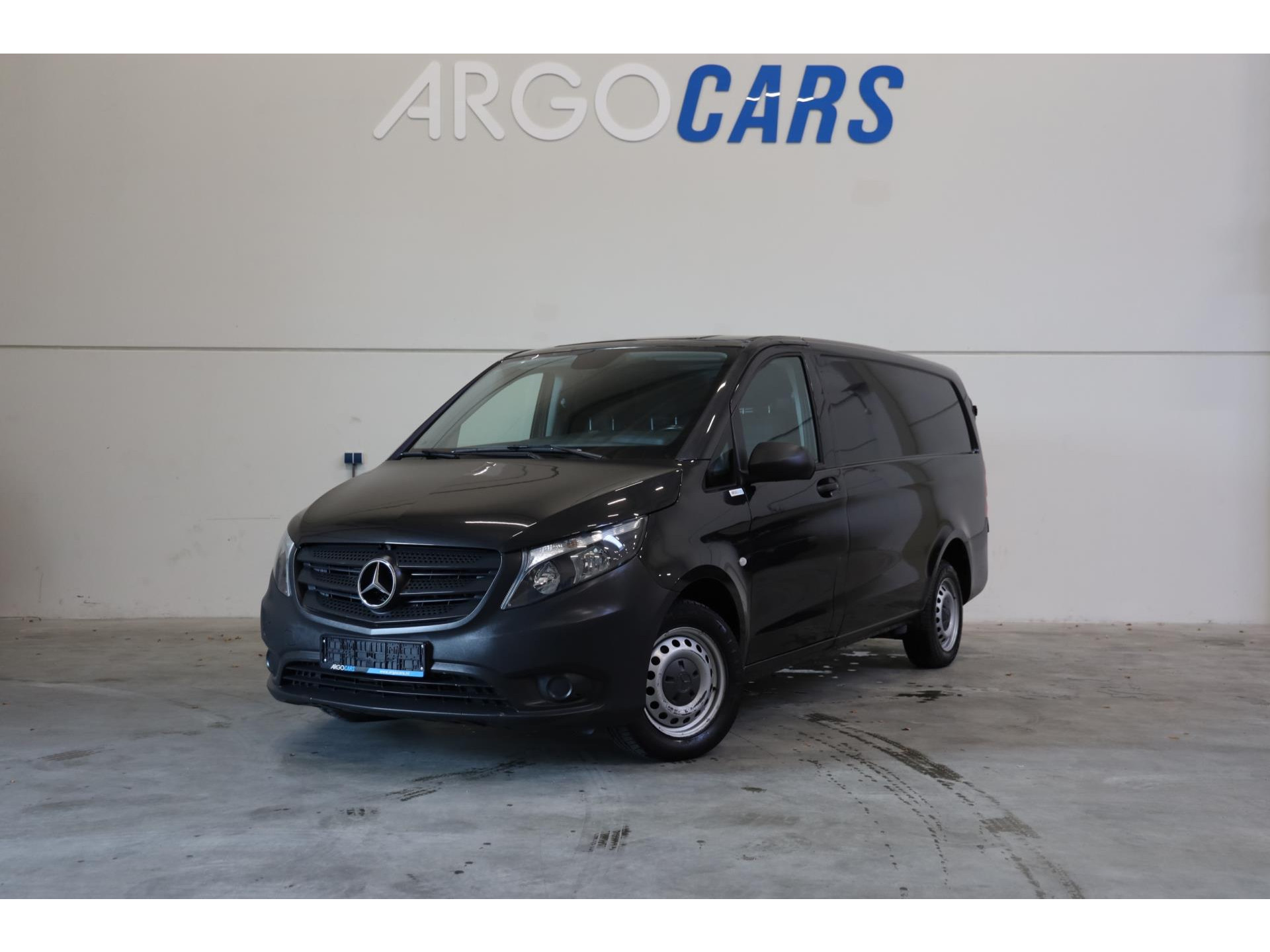 Mercedes-Benz Vito 116 CDI LANG AUTOMAAT CLIMA NAVI TREKHAAK DONKERGRIJS PDC CRUISE CONTROL LEASE V/A € 144,- P.M. Bestelauto