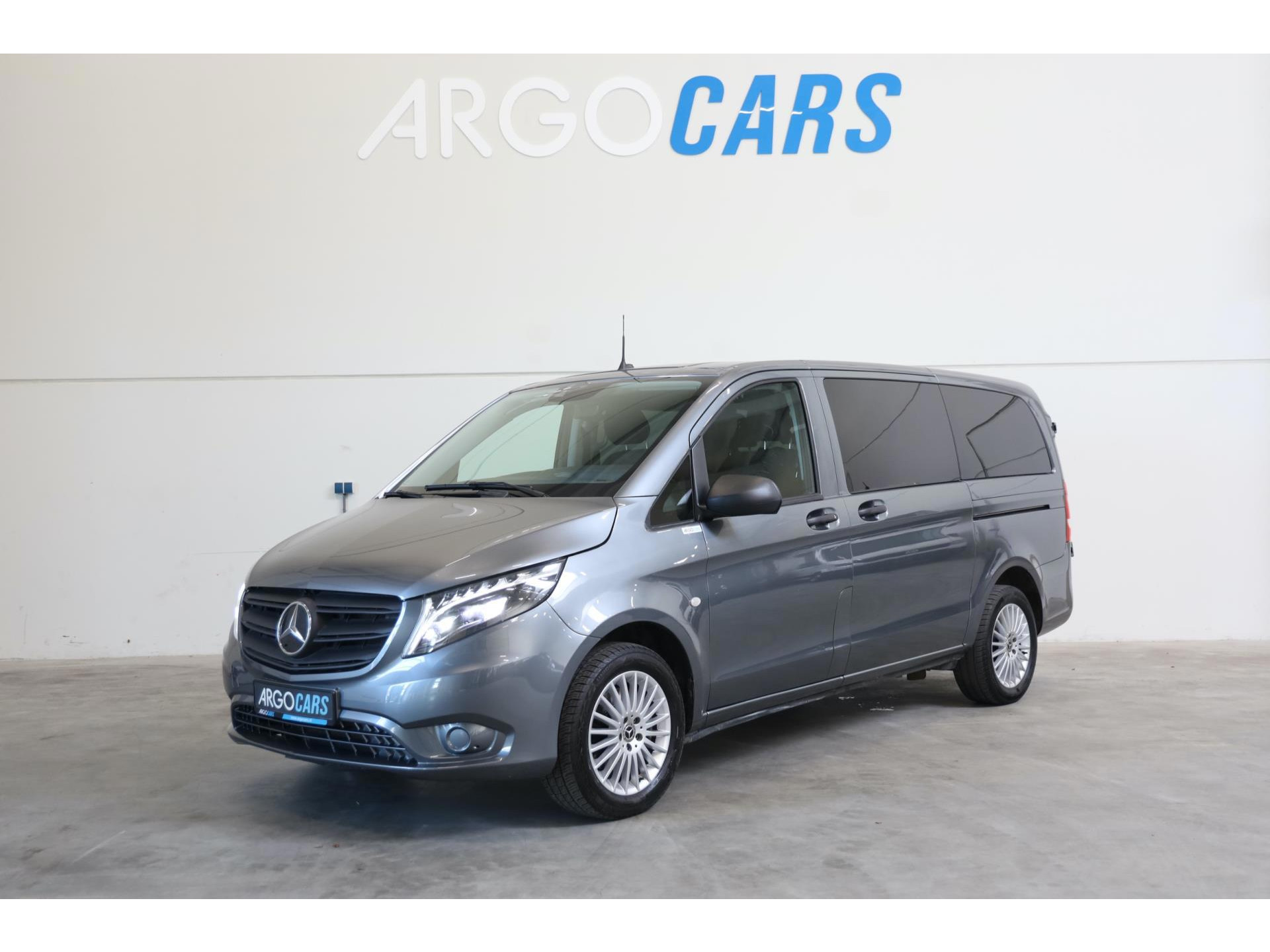 Mercedes-Benz Vito 124 CDI TOURER AUT DUBBELE CAB LED 237PK 5 PERS NAVI BLIS CLIMA CRUISE CONTROL LEASE V/A €144 P.M. INRUIL MOG Bestelauto