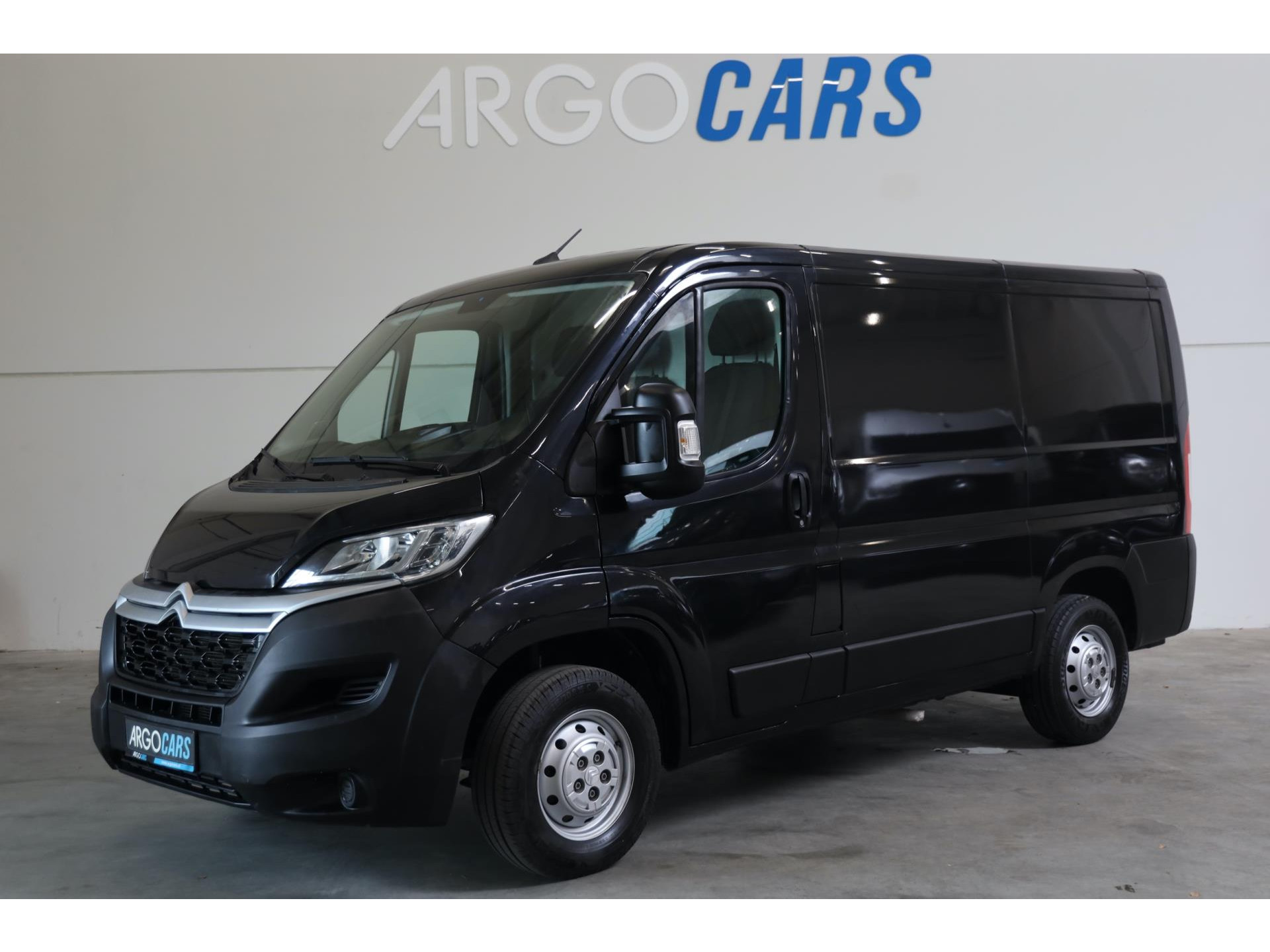 Citroën Jumper 2.2 BlueHDi ZWART 120PK BJ 2024 L2/H1 TREKHAAK AIRCO CAMERA CRUISE CONTROL LEASE V/A €99,- p.m. INRUIL MOGELIJK Bestelauto