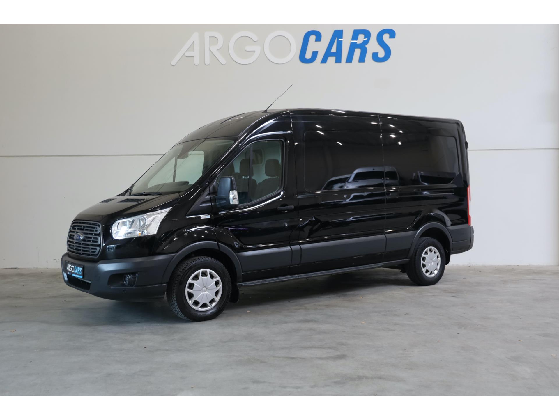Ford Transit 330 2.0 TDCI L2/H2 CAMERA AIRCO CRUISE CONTROL NAVI TREKHAAK PDC 170PK ZWART LEASE V/A € 122,- p.m. INRUIL MOGELIJK Bestelauto