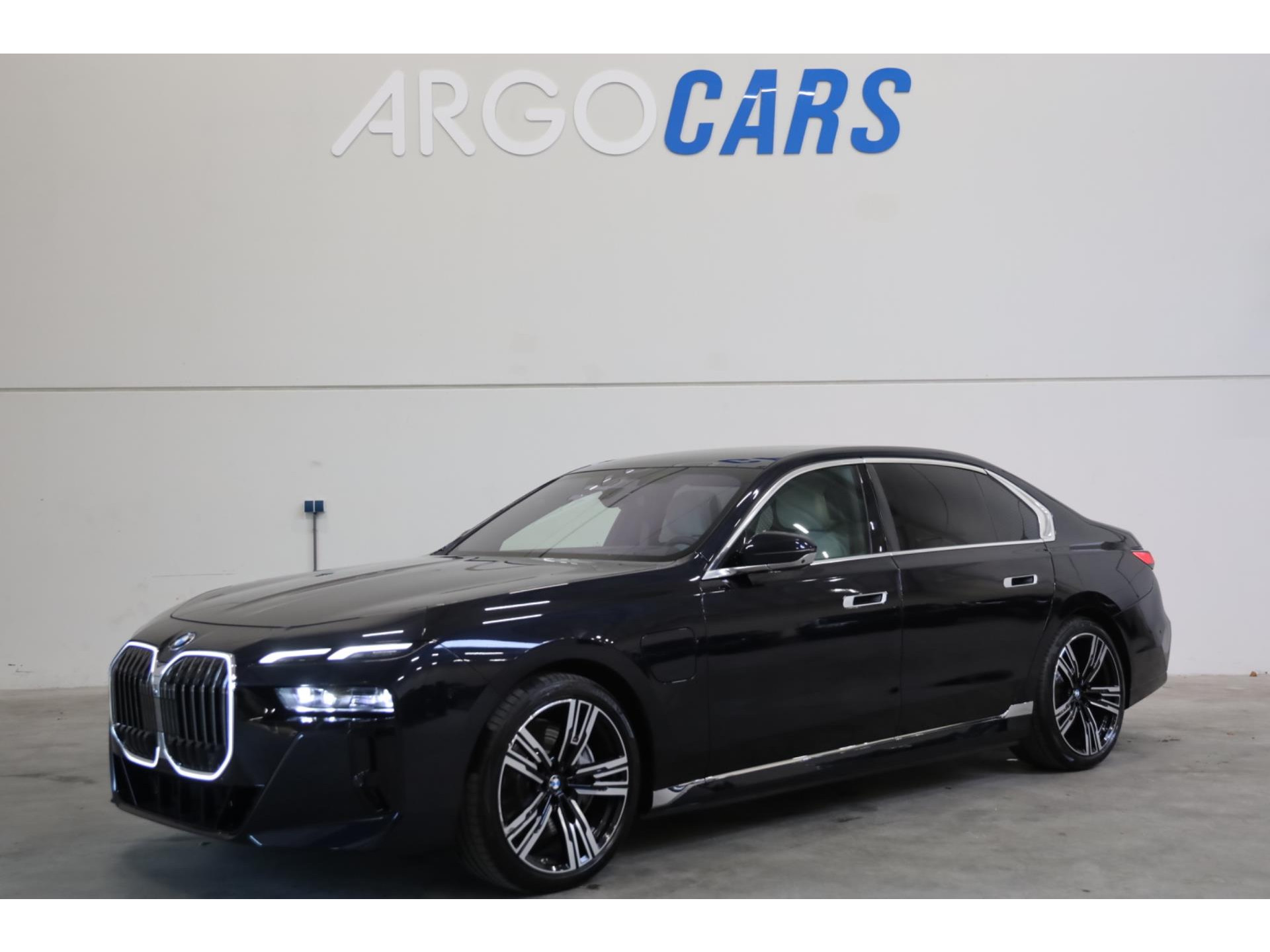 BMW 7 Serie 750e xDrive Pro M-Sportpakket 2026 LED HUD Active cruise PANO DAB B&W SOUND LEASE V/A 444,- pm Sedan
